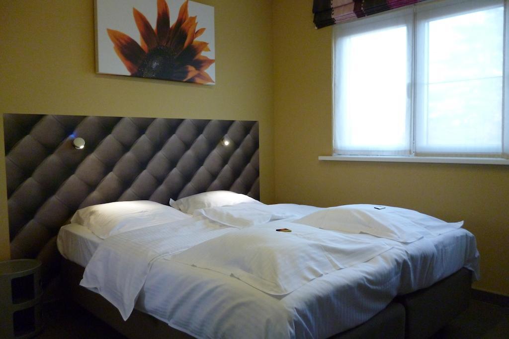 خنت Su'Ro Bed And Breakfast الغرفة الصورة